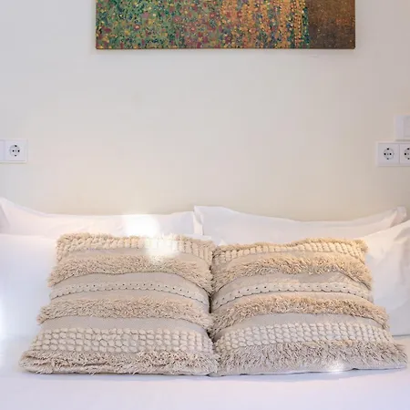2 Romero Apartment