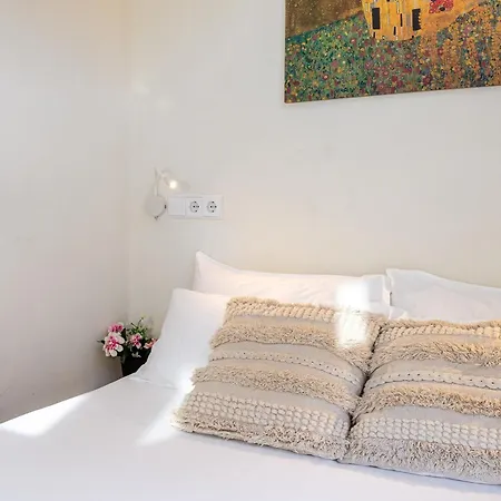 2 Romero Apartment